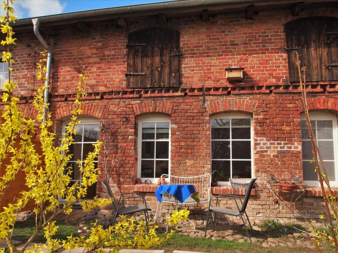 Neu Fewo Im Bauernhaus Mit Idyllischem Innenhof Und Naturgarten Mesekenhagen Esterno foto