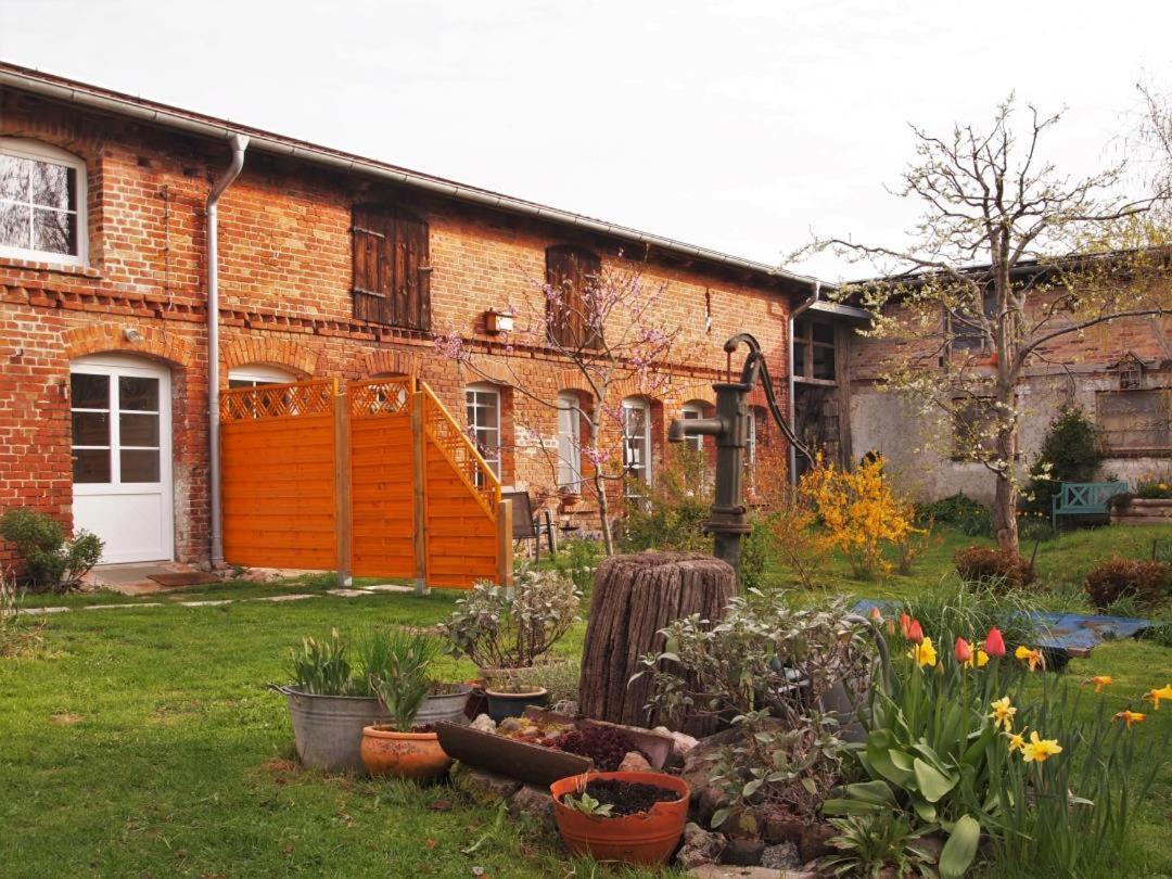 Neu Fewo Im Bauernhaus Mit Idyllischem Innenhof Und Naturgarten Mesekenhagen Esterno foto